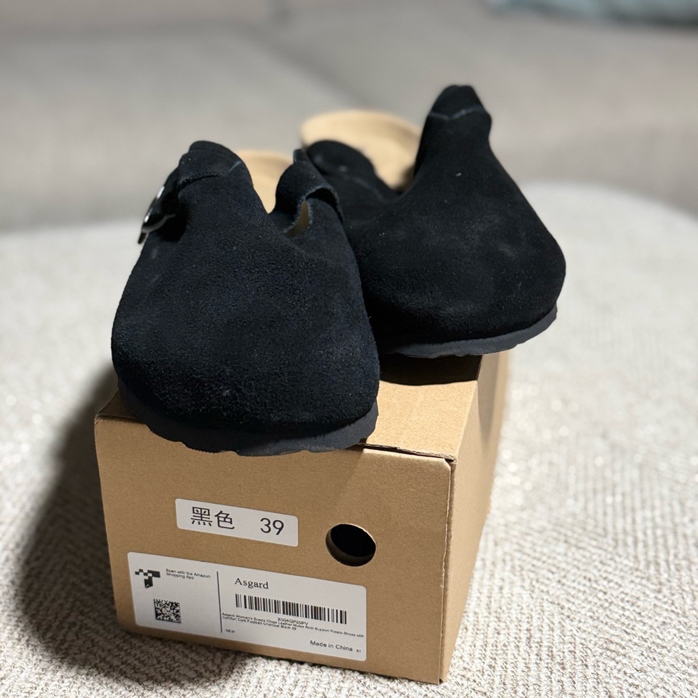 Asgard Women's Black Suede Clogs